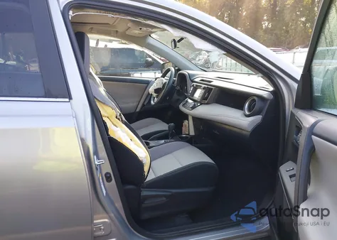 2016 Toyota Rav4 Xle z USA, uszkodzony, nr VIN 2T3WFREV3GW244166